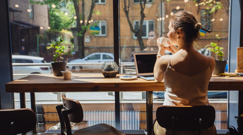 How to Run a Successful Cafe: 8 Running a Cafe Business Tips